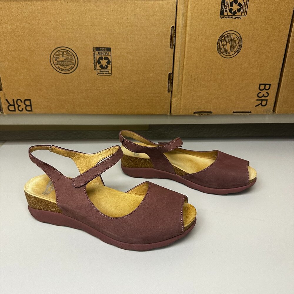 Dansko Marcy Wedged Sandals - maroon - Size 38